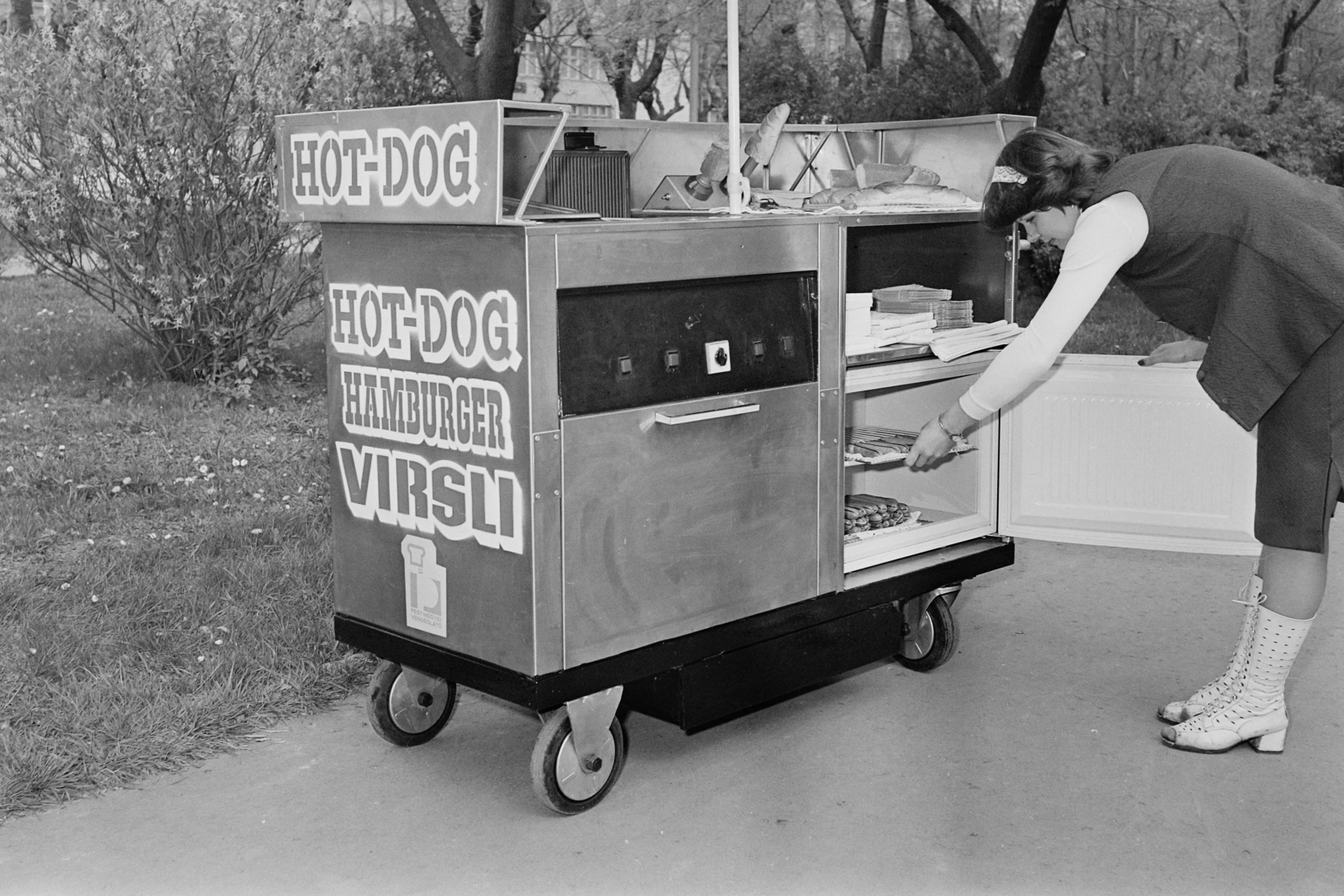 hotdog_bauer_sandor_forte_1979.jpg