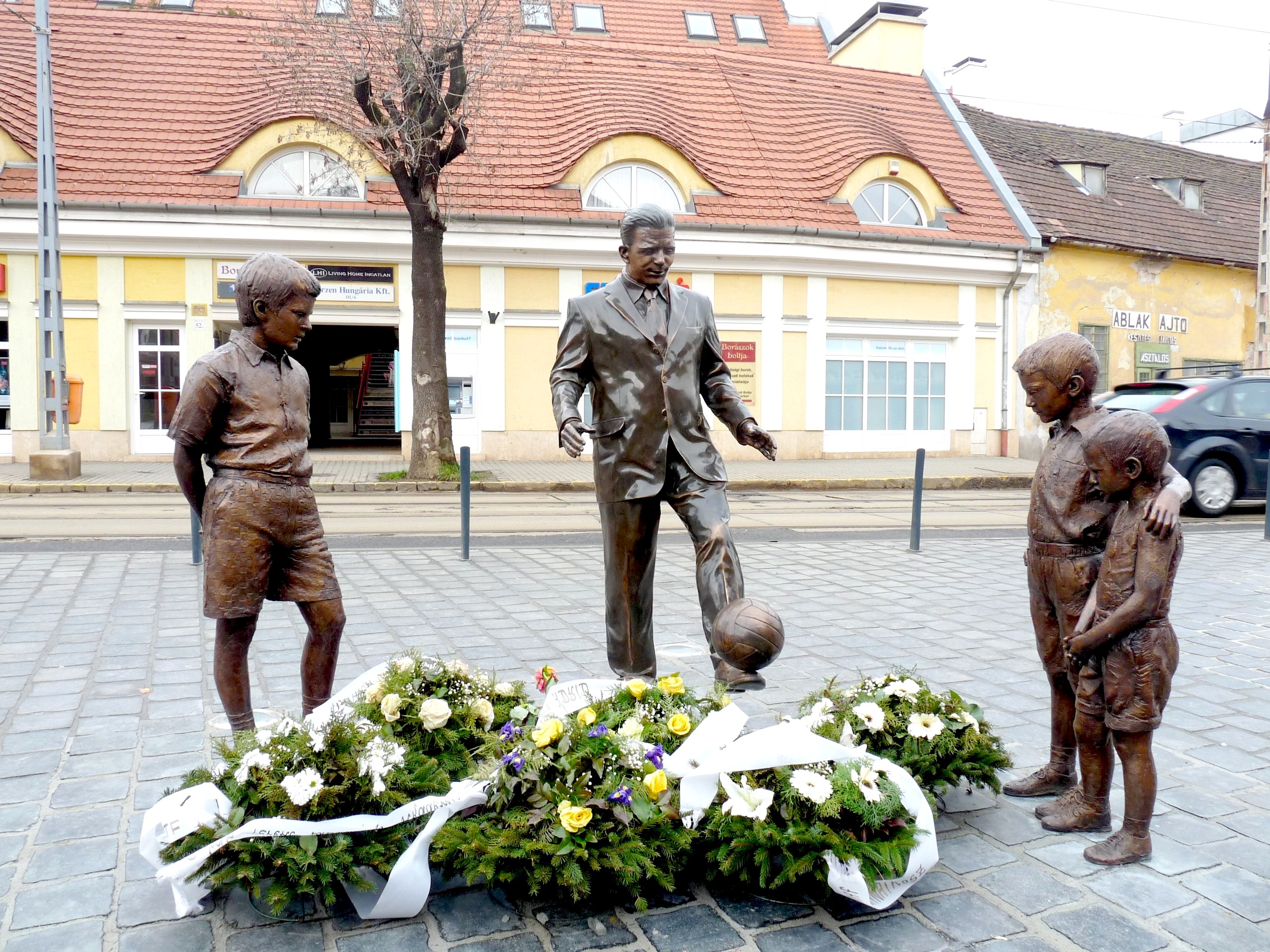 puskas_statue_in_obuda-1.jpg