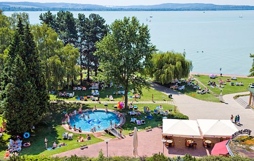 panoramas-kilatas-a-balatonra-club-tihany-superior.jpg