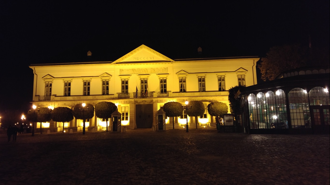 residence of the President of Hungary - Sitz des Staatspräsidenten -  la residenza del Presidente della Repubblica di Ungheria