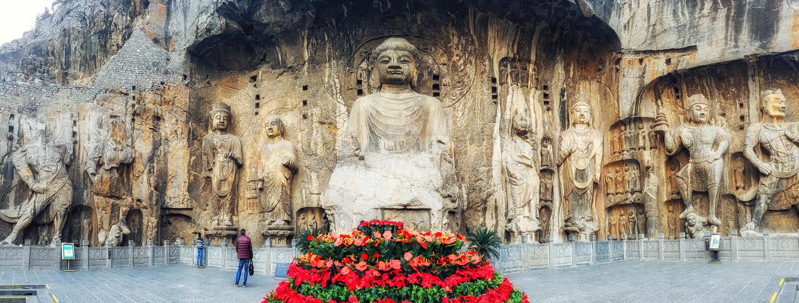 longmen-grottoes-luoyang-henan-china-one-o-hernan-december-s-four-buddhist-caves-art-treasure-houses-121472817.jpg