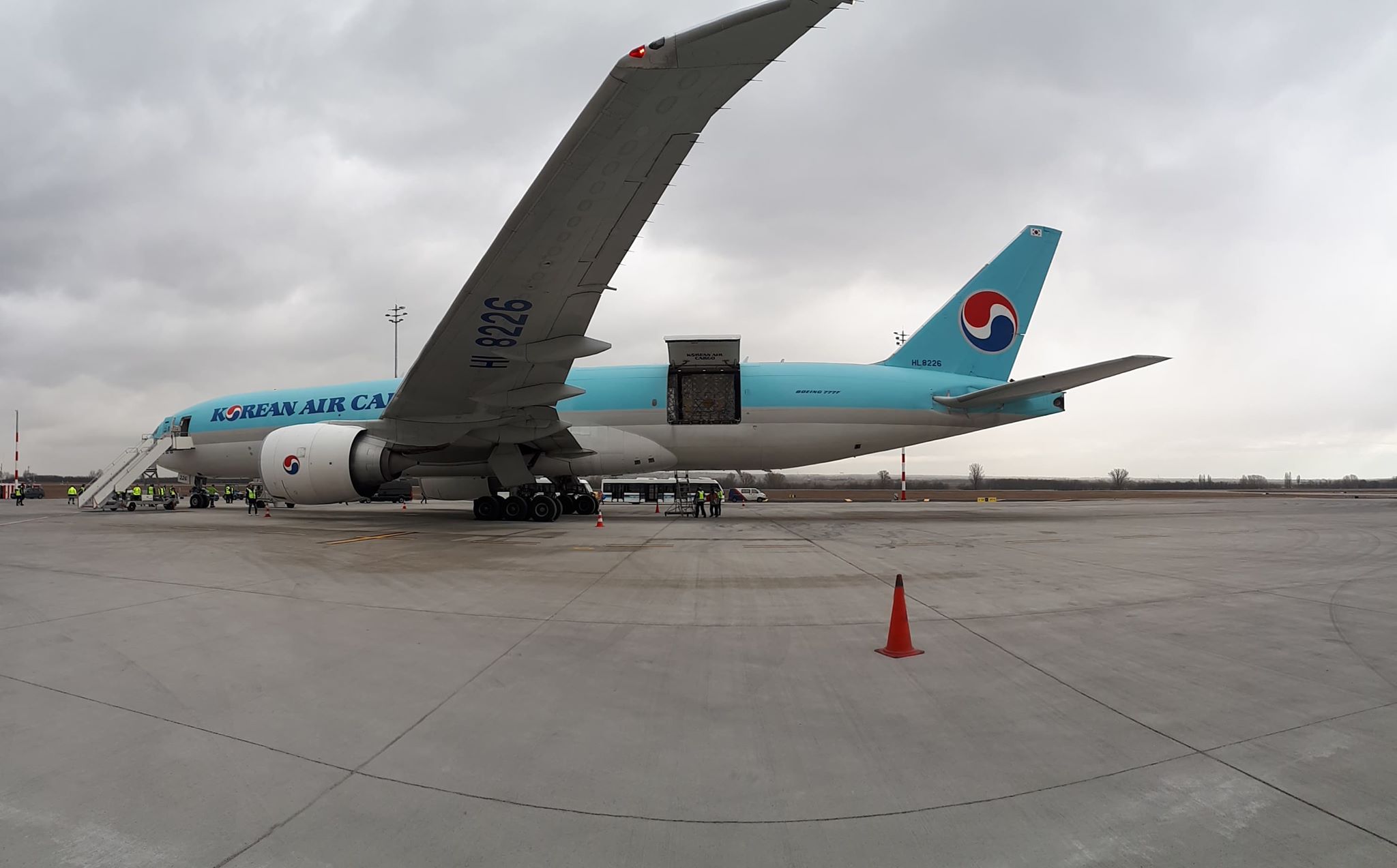 A Korean Air Cargo meg\u00e9rkezett Budapestre! - BUD flyer