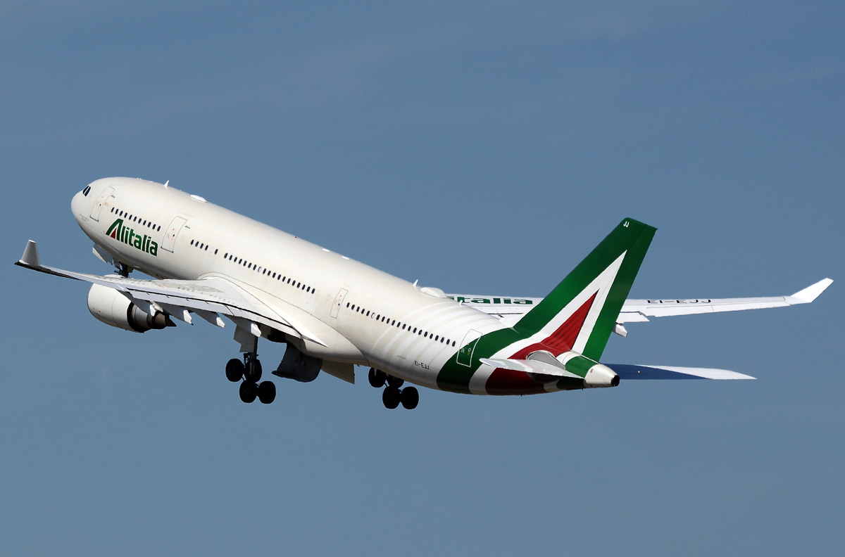 ei-ejj-alitalia-airbus-a330-202.jpg