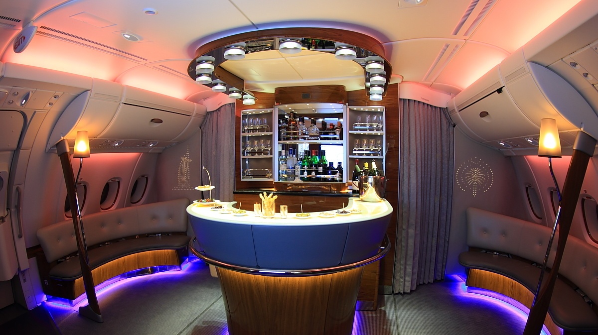 emirates-bar_blue_light.jpg