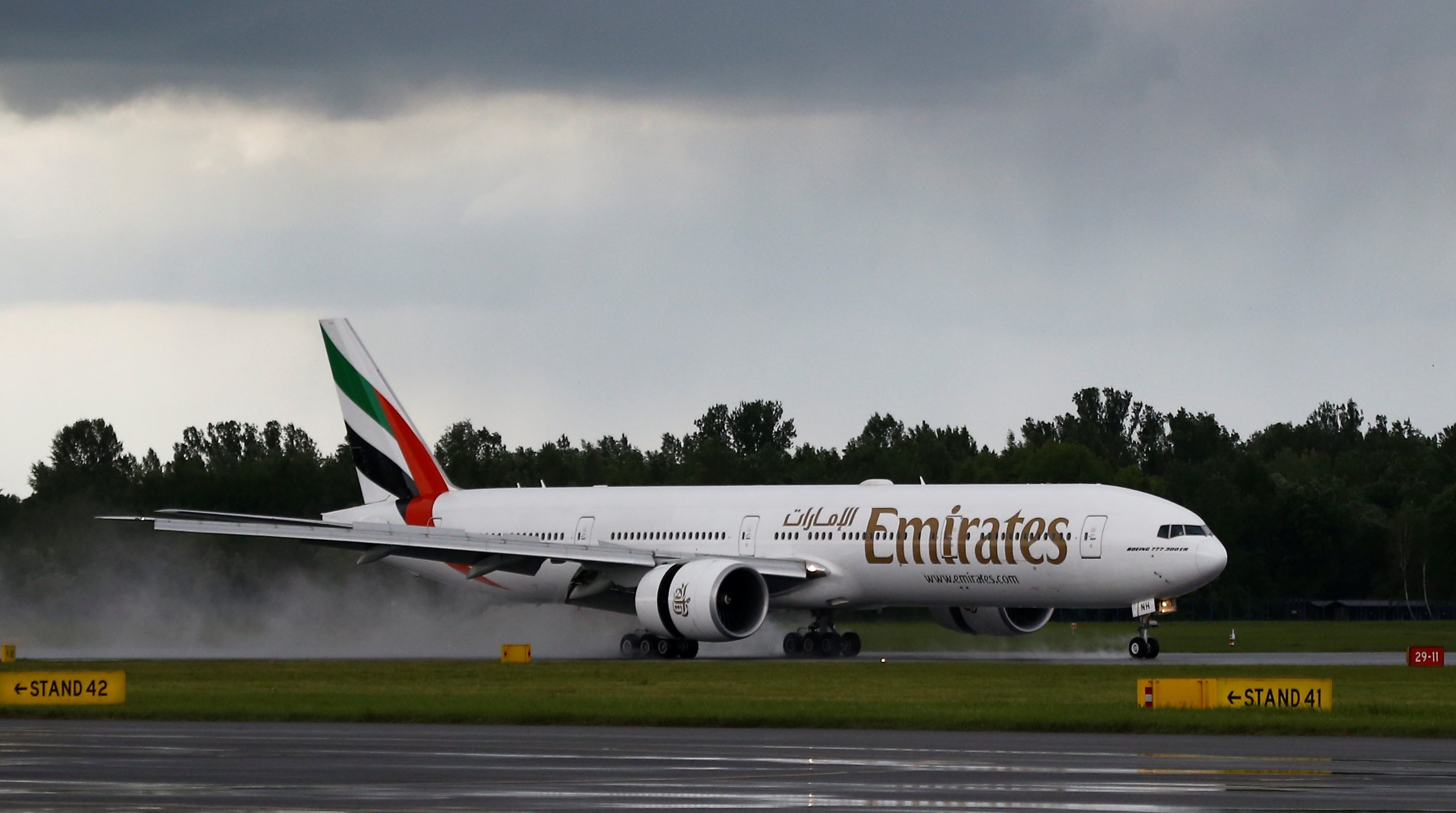emirates-boeing-777-300-er.jpg