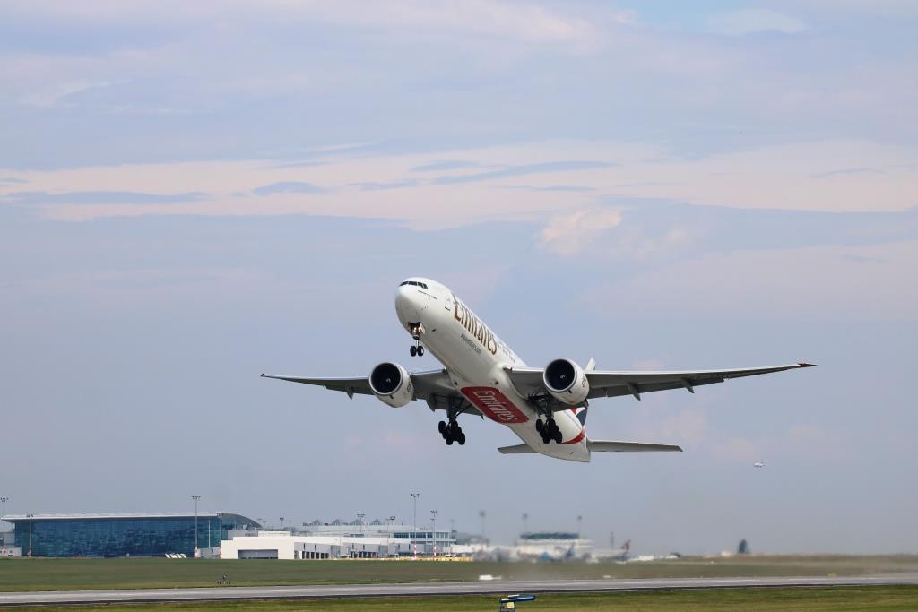 first_take-off_by_emirates_small.jpg