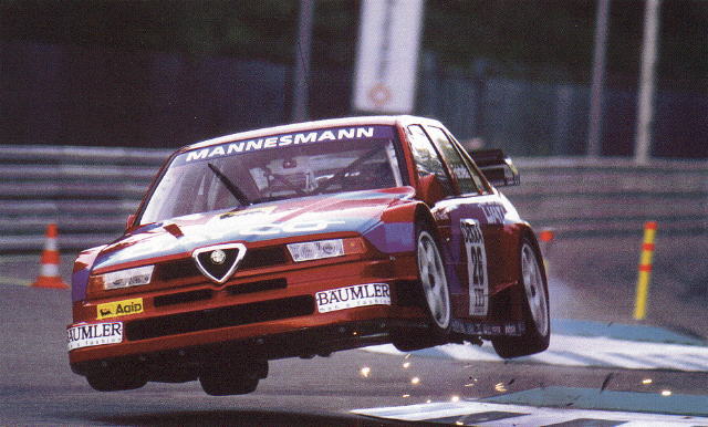 Alfa-Romeo-155-Touring-Car-jumping-640x386.jpg