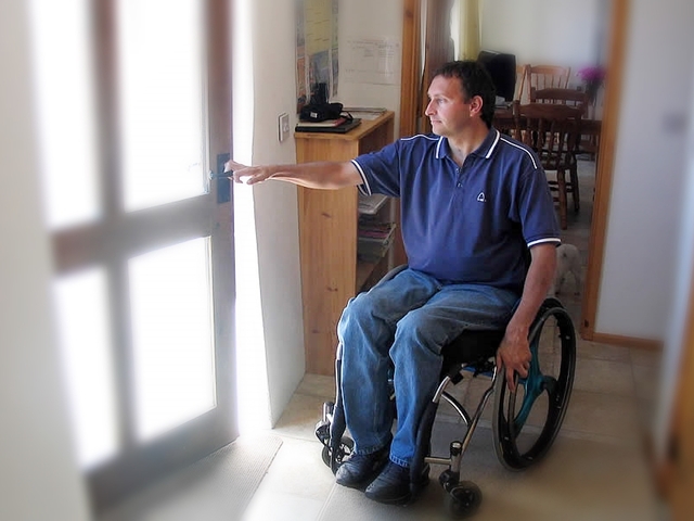 Tízezer fogyatékos ember kap esélyt az önállóbb életre 2023-ig