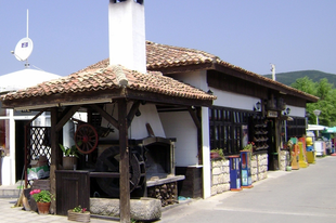 Old House - Stari Kashta - Egy öreg ház a parton