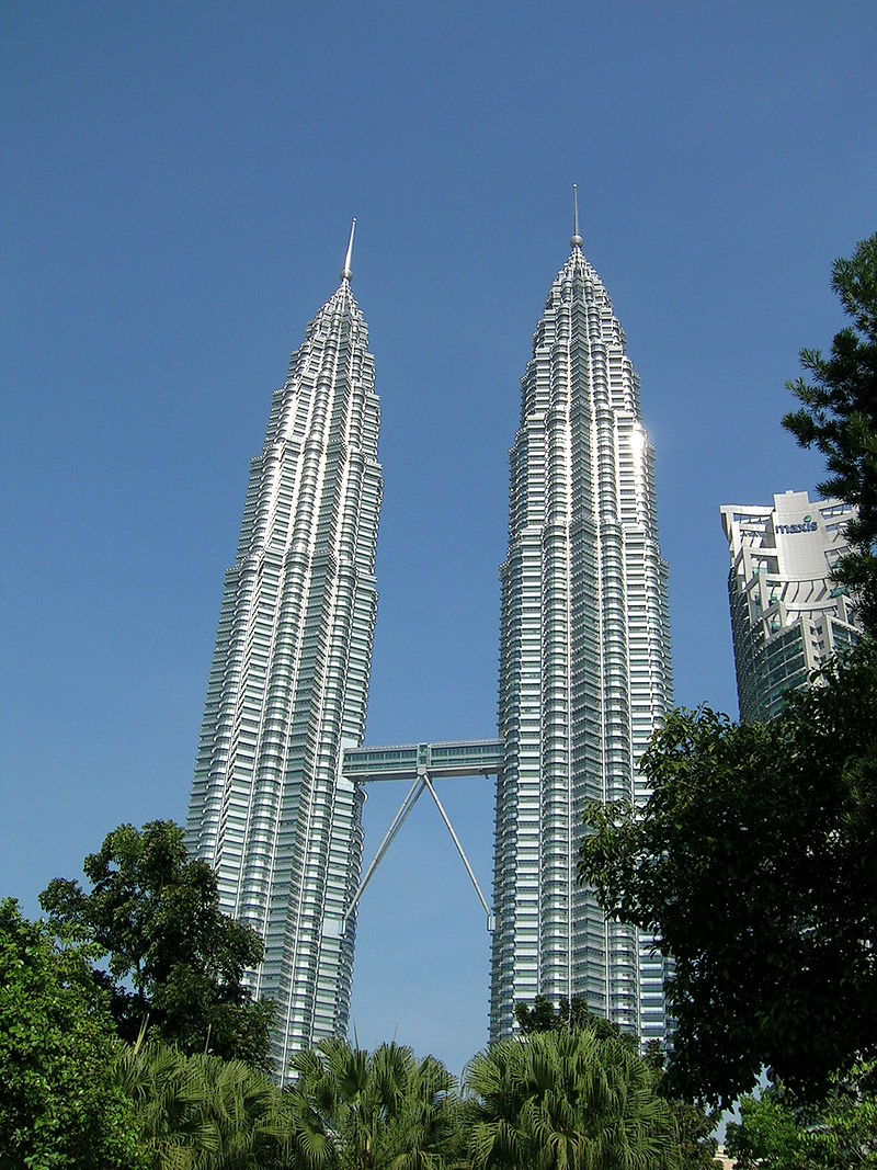 18ut_petronas.jpg