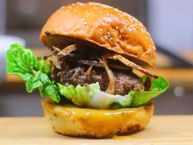 A vlogger séf - Hagymás rostélyos burger
