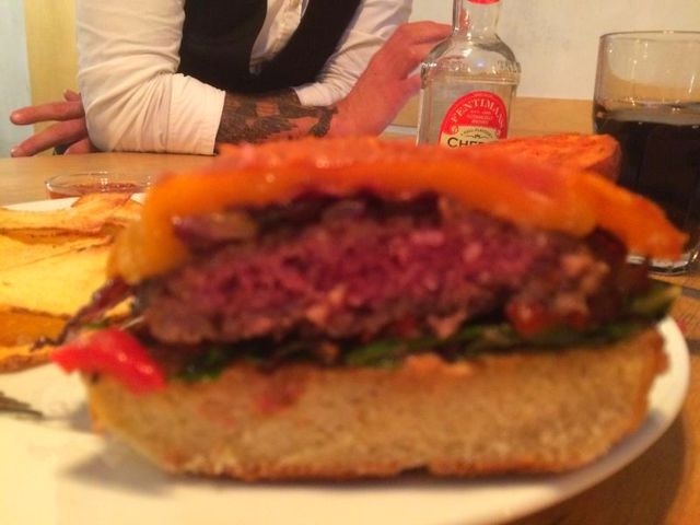 Gluténmentes burger a Stikában!