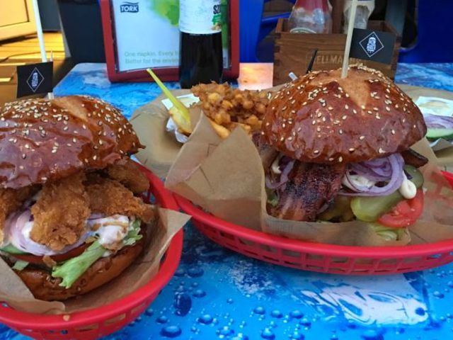 Bacon Burger, Tata