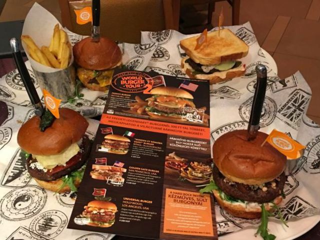 Nemzetközi Hamburgertúra a Hard Rock Cafeban!