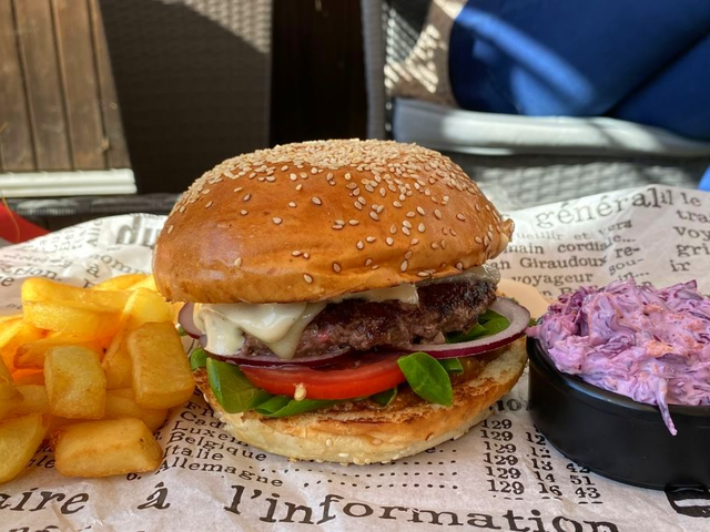 Garage Burger & BBQ, Karcag