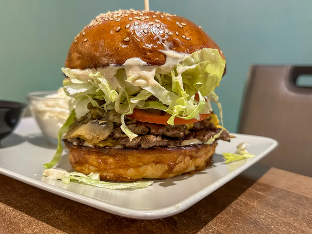 Burgerimádóknak kötelező megálló - Stop Bistro & Bar, Békéscsaba