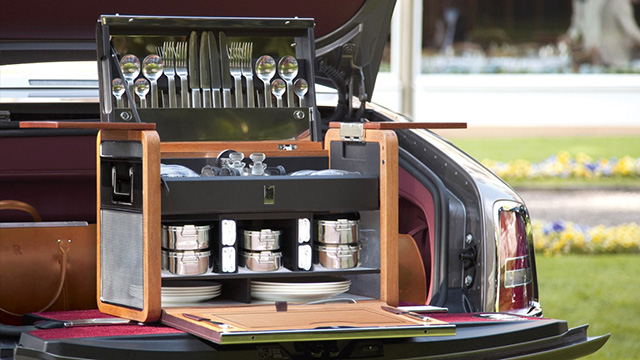 Rolls-Royce, Ajka Kristály és más hasznos kiegészítők pezsgőzéshez