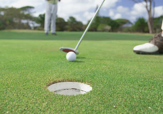 Hogyan fejleszt az üzletben a golf?