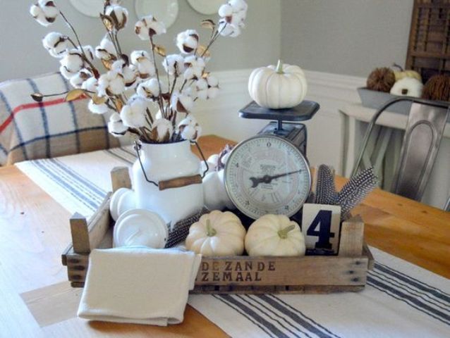 22-farmhouse-crate-with-cotton-and-pumpkins-is-ideal-for-fall-and-thanksgiving.jpg