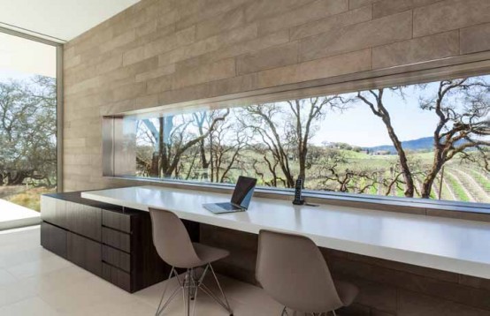 cool-home-offices-with-stunning-views-3-554x358.jpg