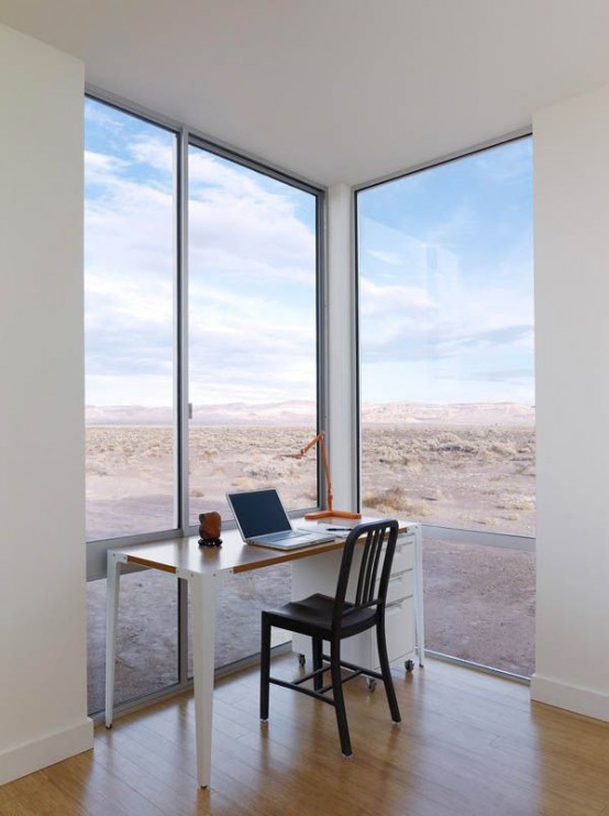 cool-home-offices-with-stunning-views-35-554x742.jpg