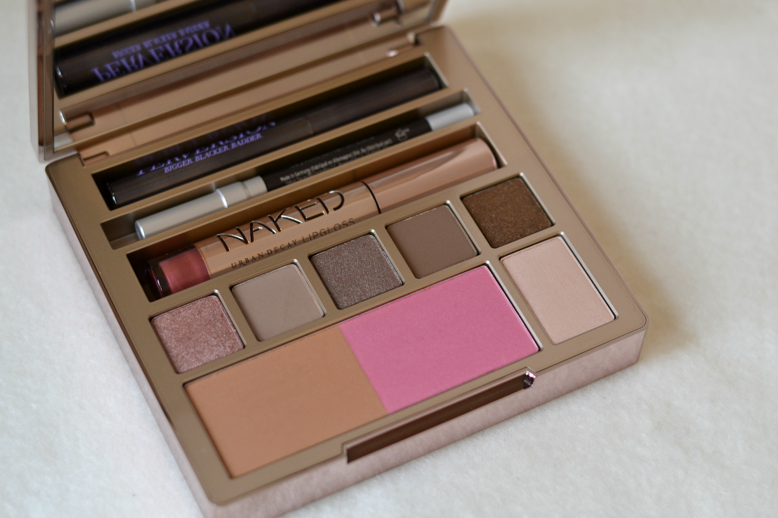 urban_decay_naked_on_the_run_palette_kit_christmas_2.png