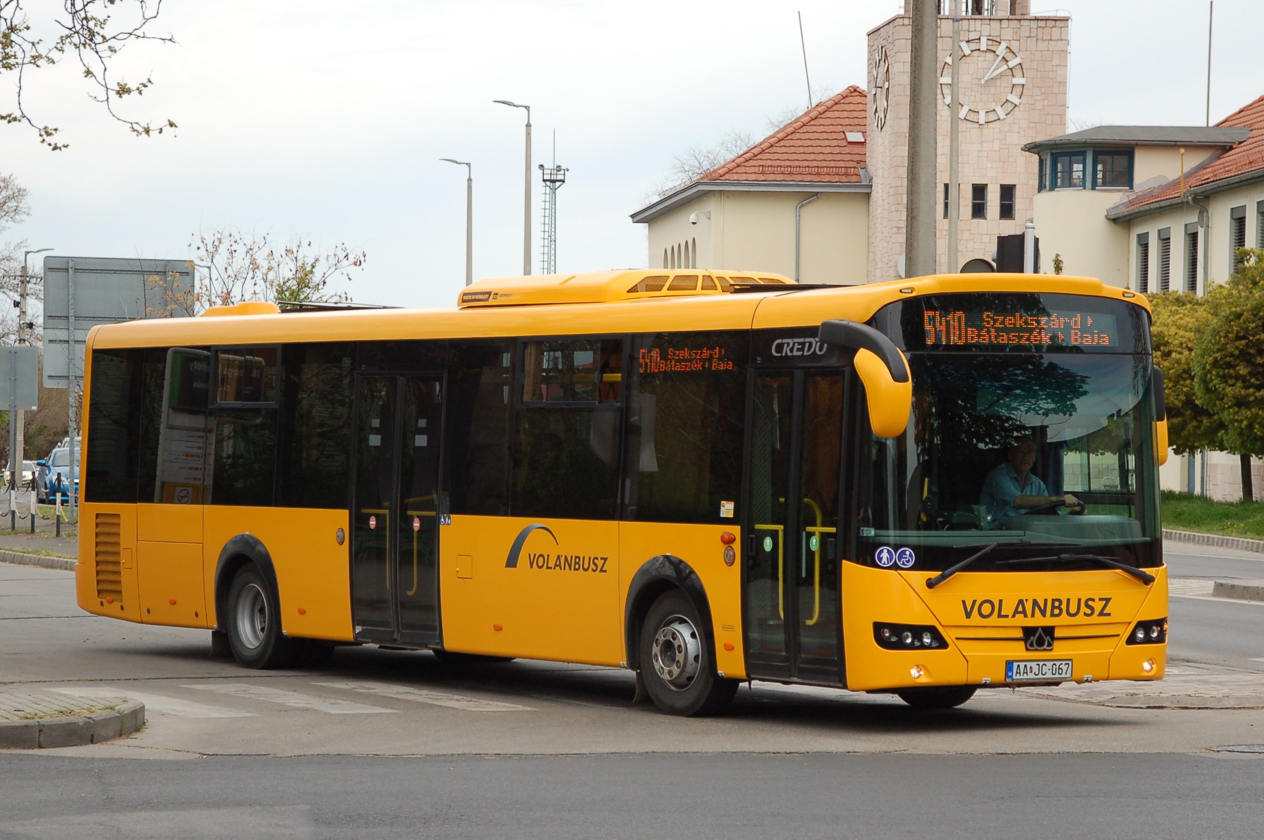 aajc067_1.JPG