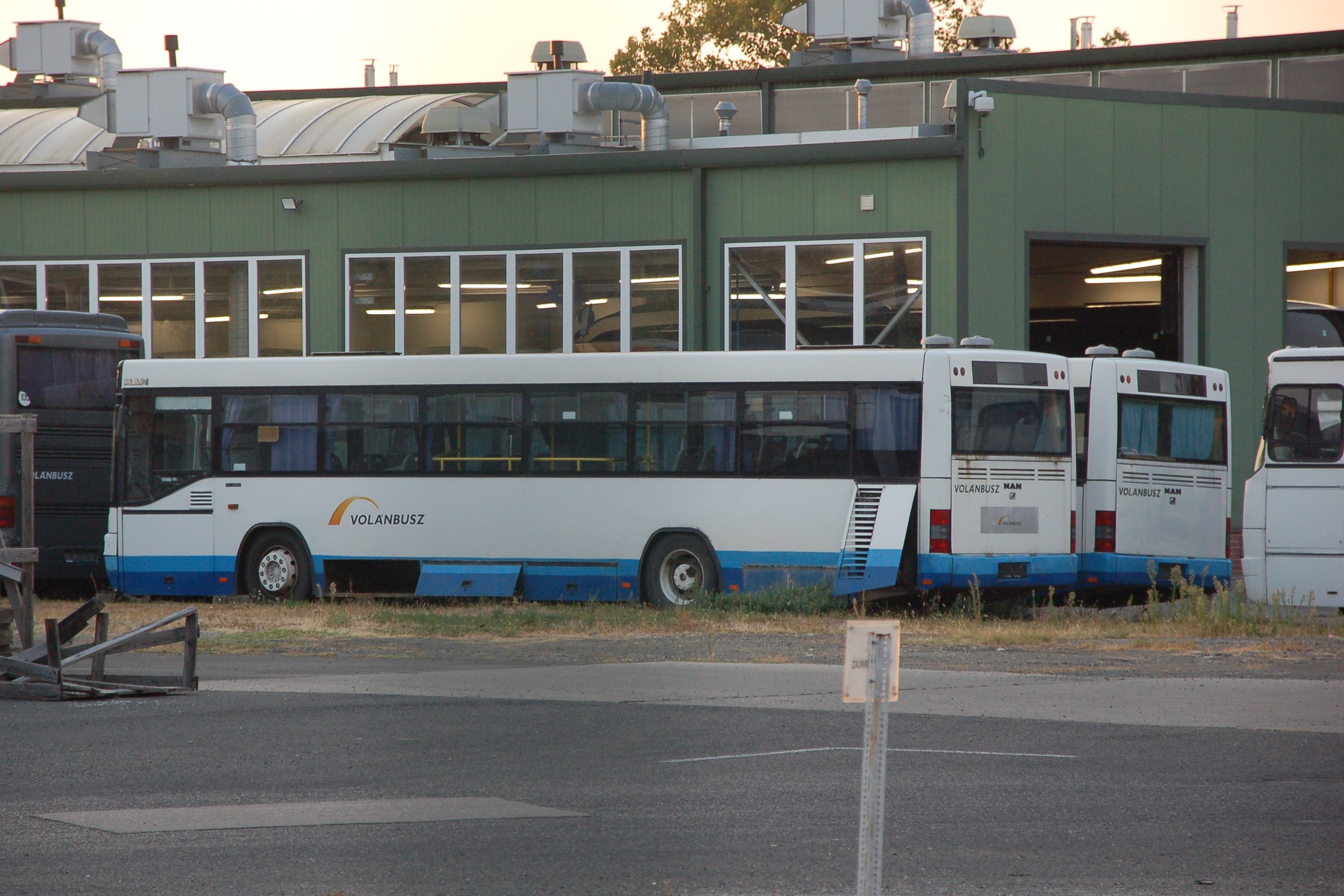 ikt909910-2.JPG