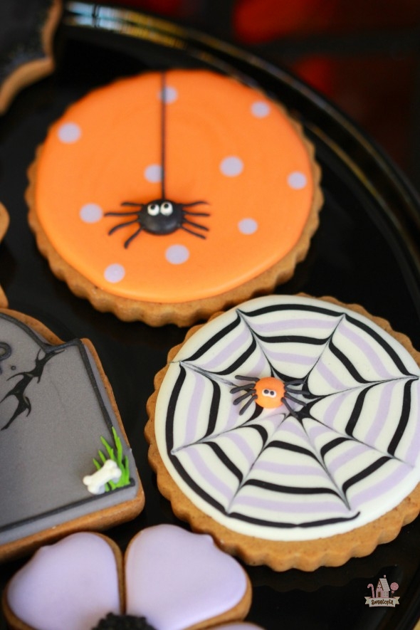 Halloween-Cookies-Sweetopia1-590x885.jpg