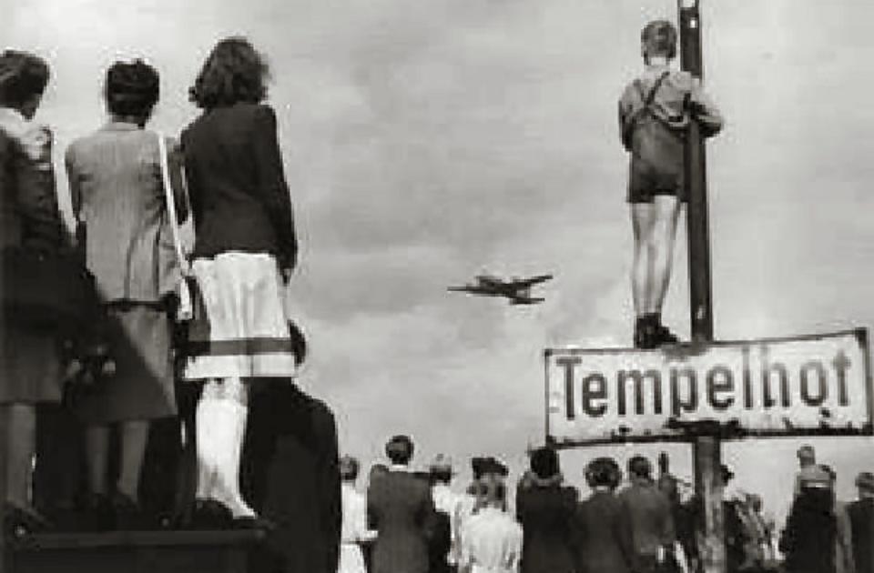 germans-airlift-1948.jpg