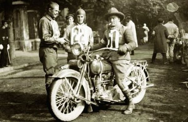 kaszala_karoly_1200-as_harley_motorjaval_1.jpg