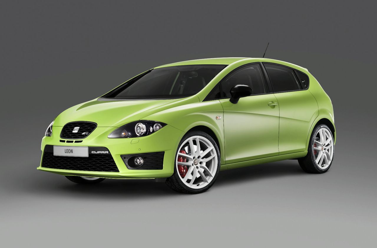 2010-SEAT-Leon-Cupra-R-Front-Side-View.jpg