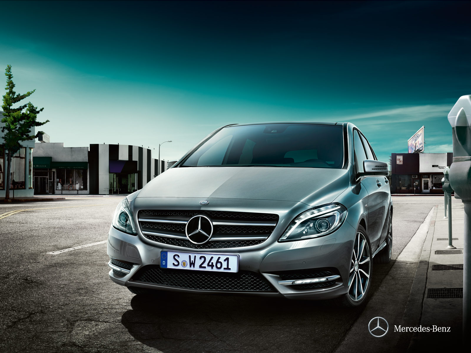 mercedes-benz-b-class-w246_wallpaper_03_1600x1200_07-2011.jpg