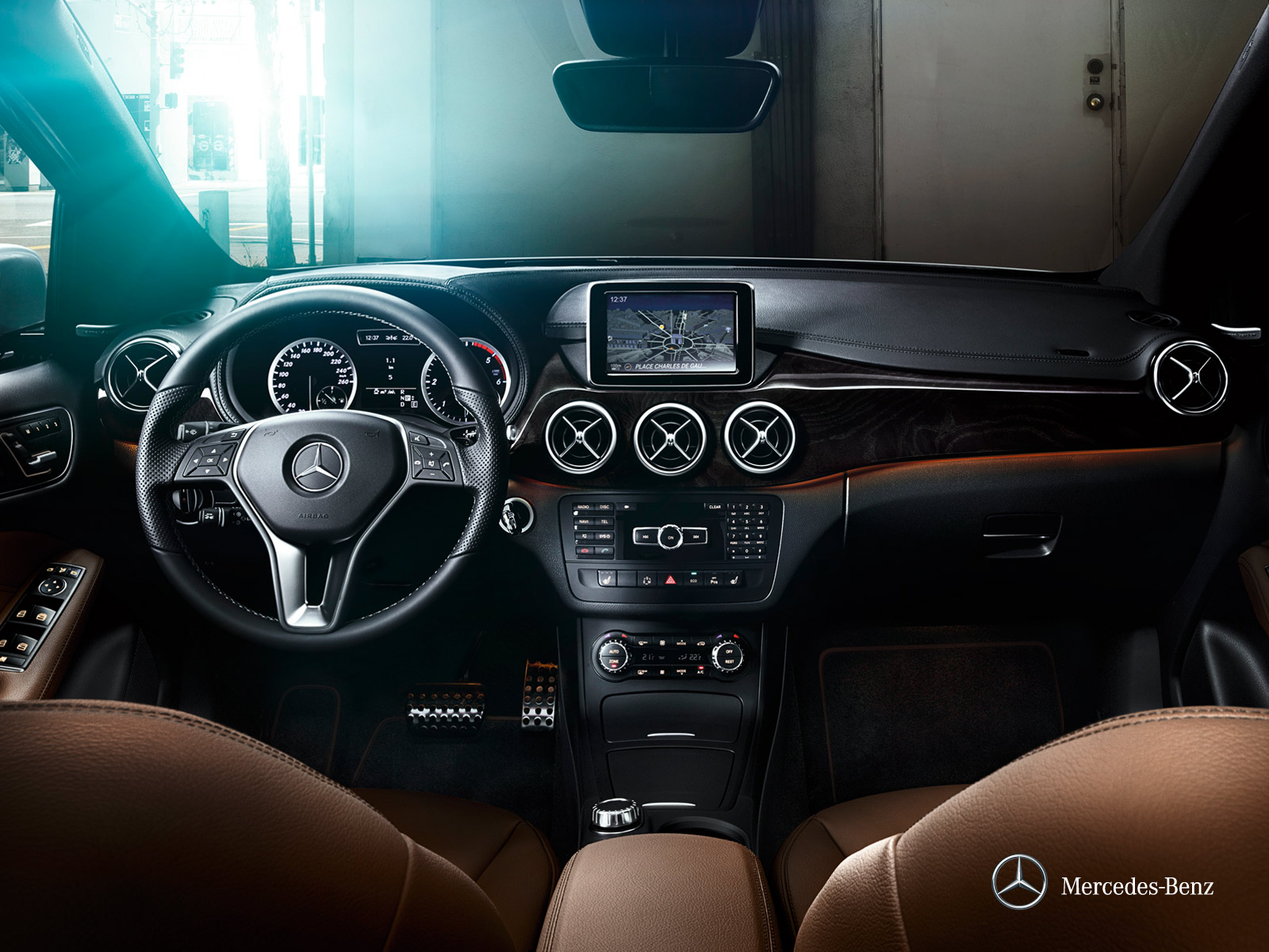 mercedes-benz-b-class-w246_wallpaper_07_1600x1200_10-2011.jpg