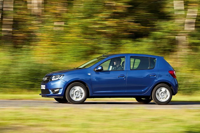 new-dacia-logan-and-sandero-photos-become-official-photo-gallery-medium_12.jpg