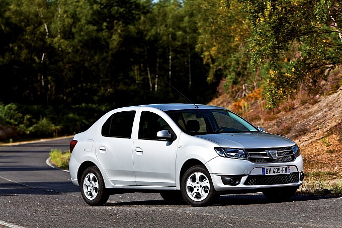 new-dacia-logan-and-sandero-photos-become-official-photo-gallery-medium_5.jpg