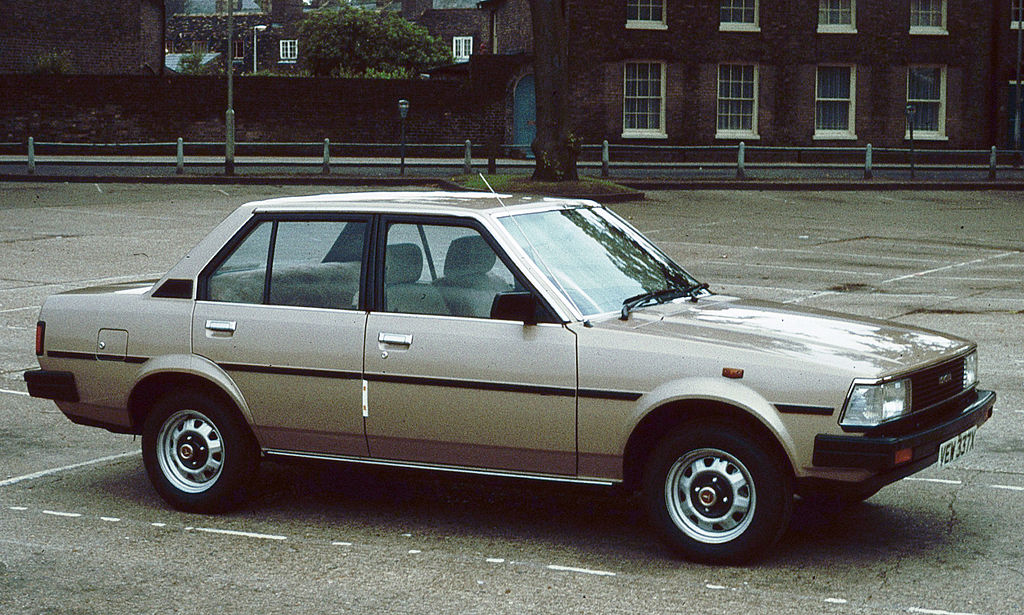 1024px-toyota_corolla_e70_new_square_1981_4.jpg