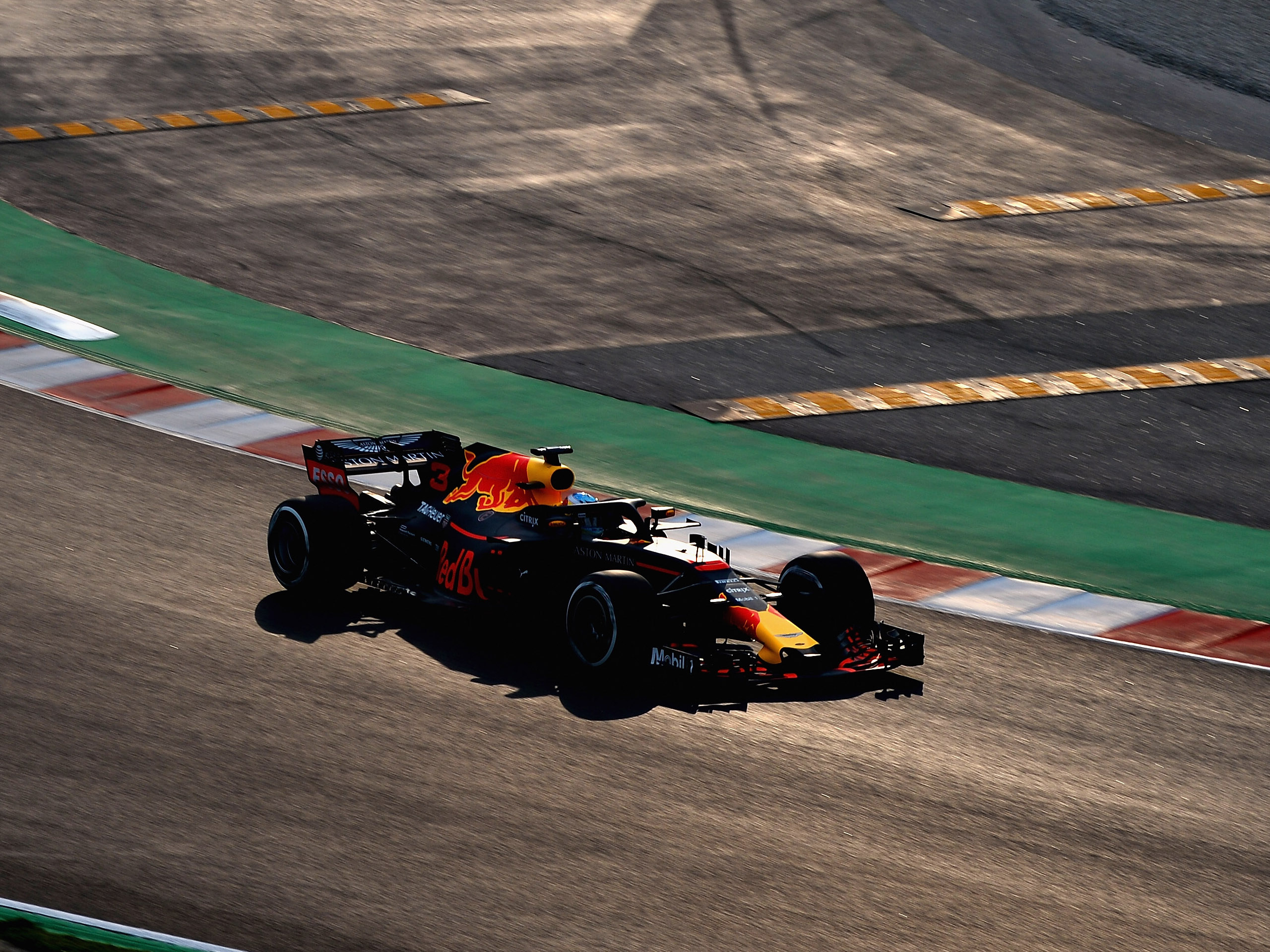 redbull_rb14-2018_r15_jpg.jpg