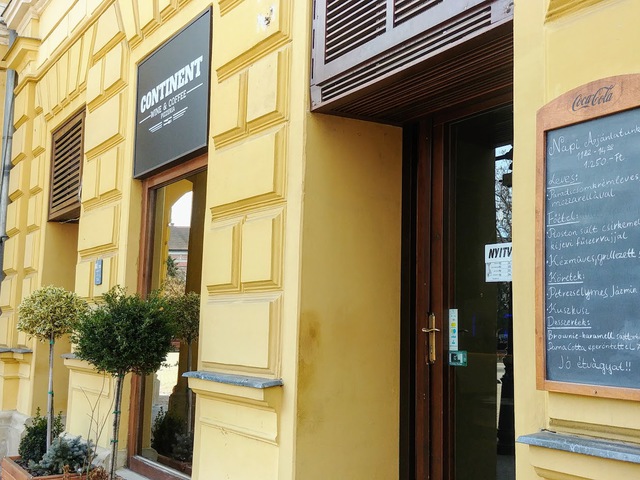 Ebéd a polgármester széke alatt: Continent Wine & Coffee