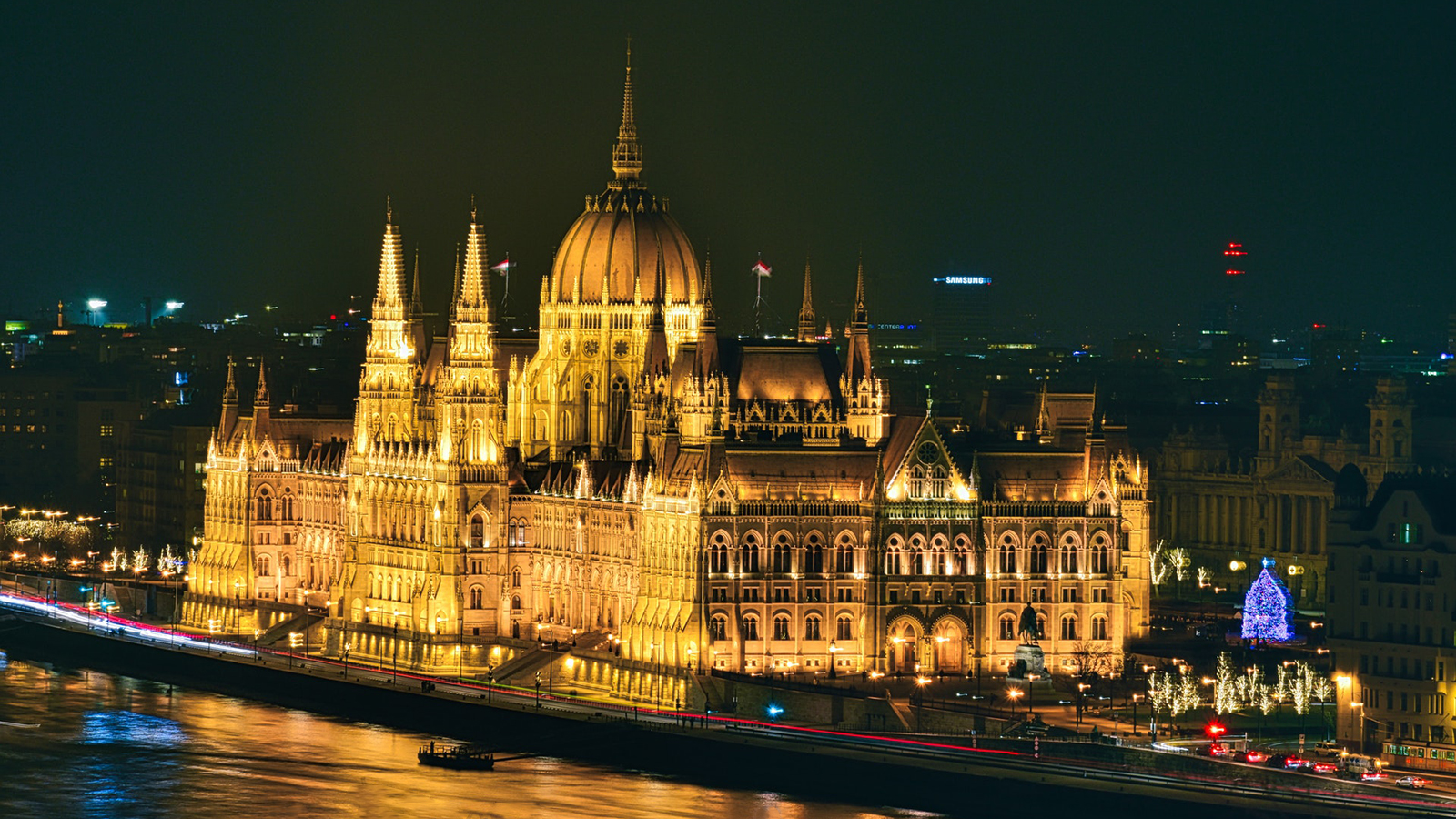 este-parlament-budapest-naplemente-latnivalo-orszaghaz-korona-budapest-duna-csodalatosmagyarorszag.jpg