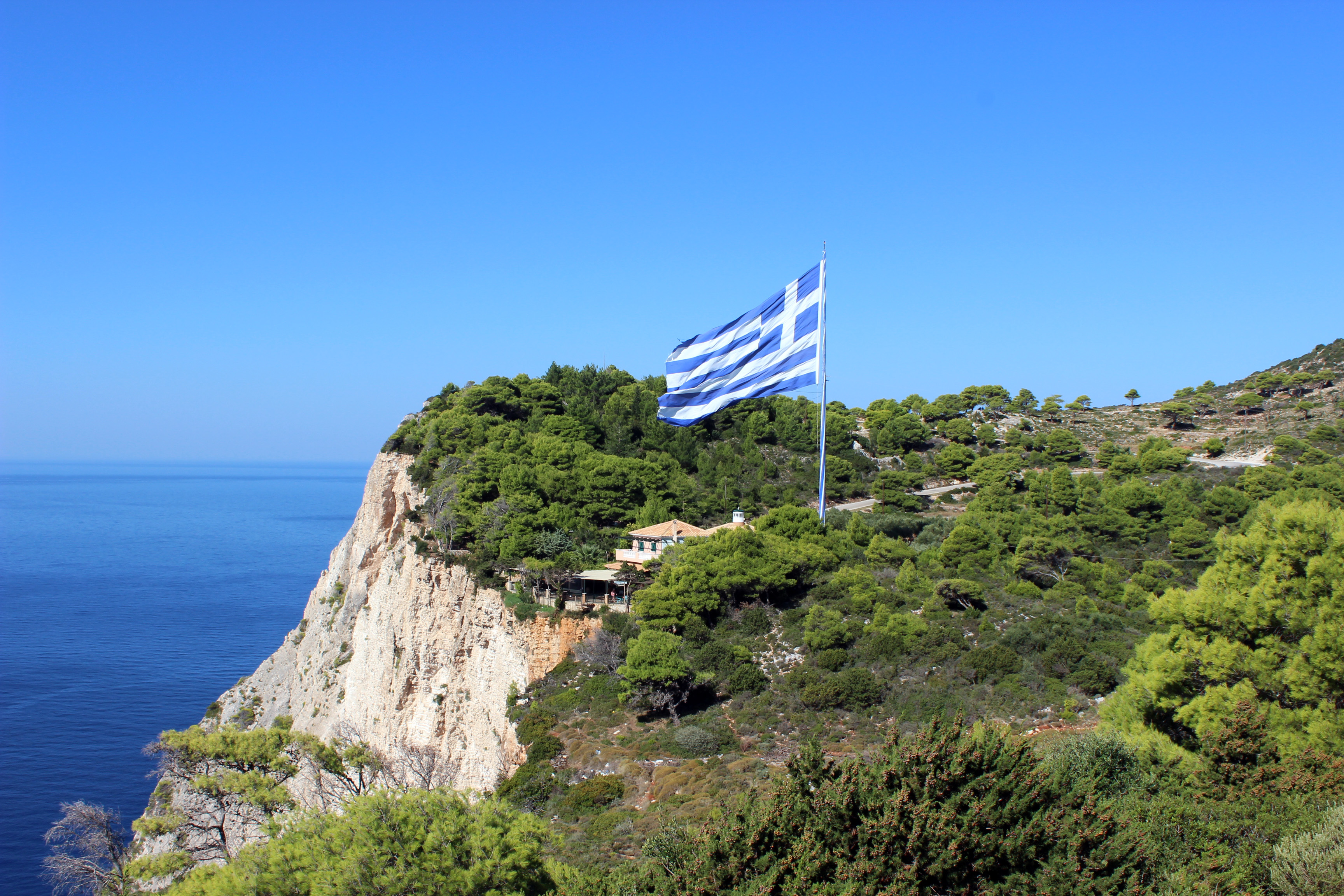 the_biggest_greek_flag_keri_zakynthos_greece_01.jpg
