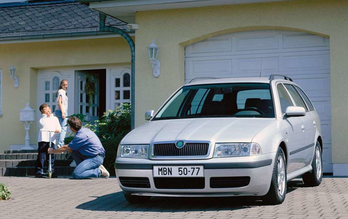 Öt kombi 600 ezer forintért