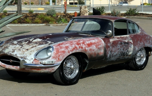 Te felújítanád ezt a patinás Jaguar E-Type Coupe-t?