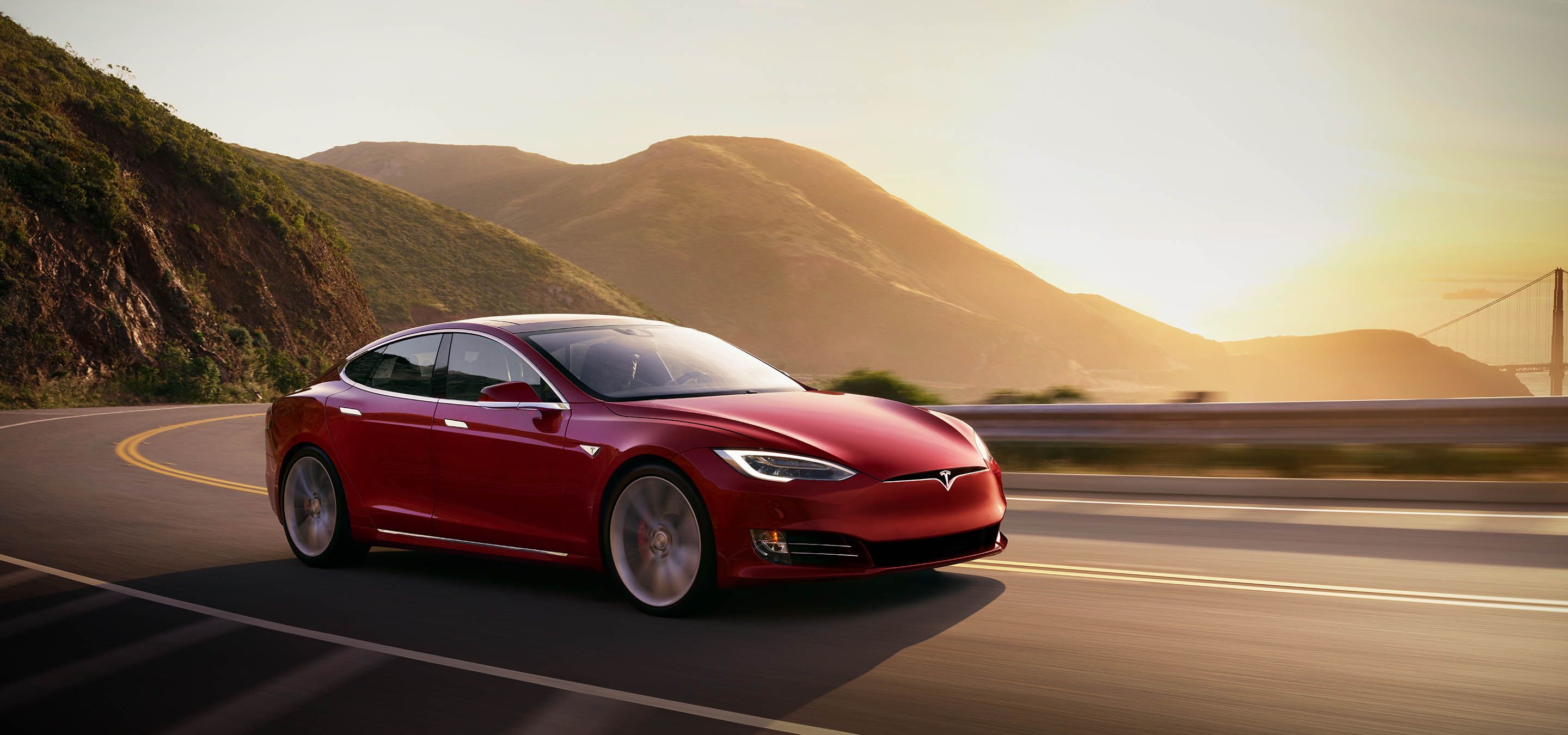 tesla-model-s-1563301327.jpg