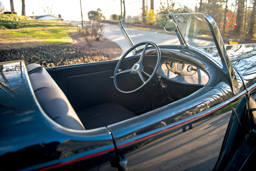 1932-ford-model-18-edsel-ford-speedster-pass-interior.jpg