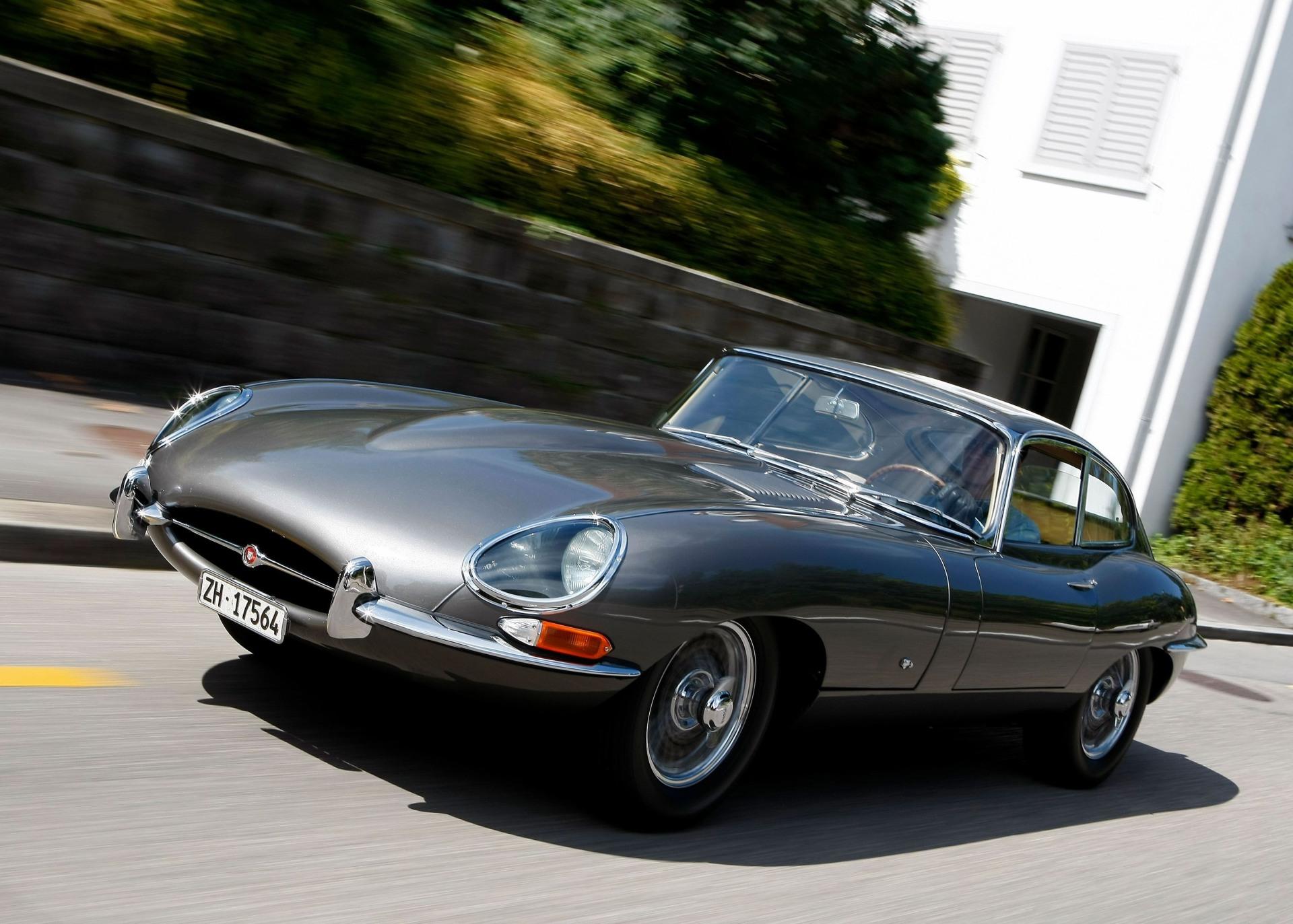 1961-jaguar-e-type-coupe-image-02.jpg