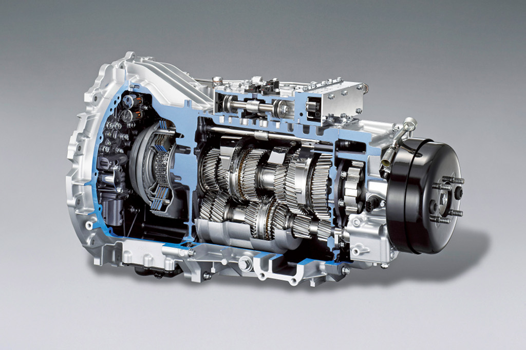 daimler-offers-the-first-dual-clutch-transmission-on-a-truck-22908_1.jpg