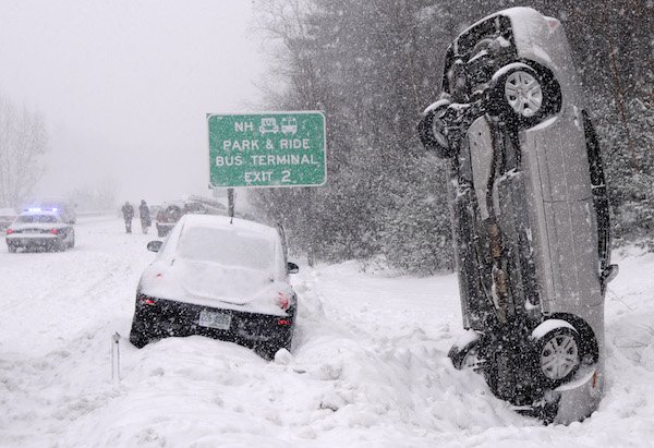 how-not-to-wipe-out-when-driving-through-snow-13-gifs-151.jpg