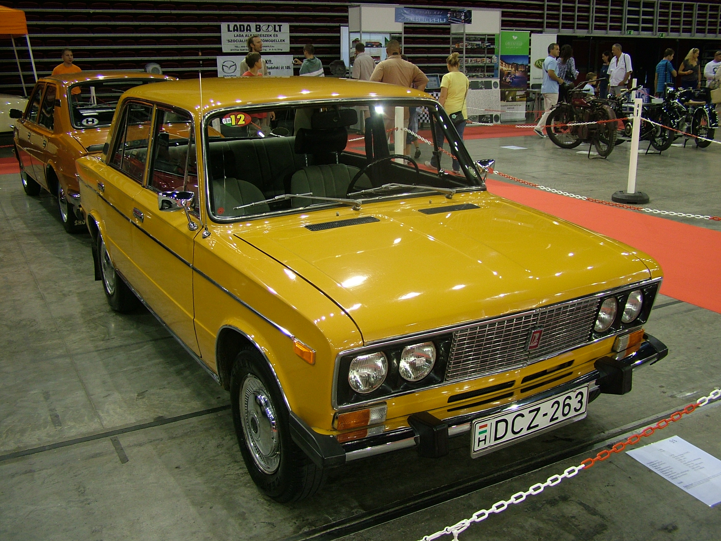 lada_1600_produced_in_1978_at_the_i_international_oldtimer_and_youngtimer_festival_budapest_2011.jpg
