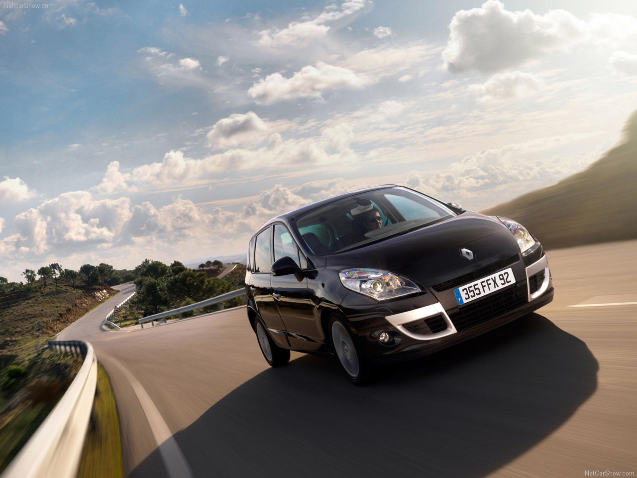 renault-scenic-2010-1280-01.jpg